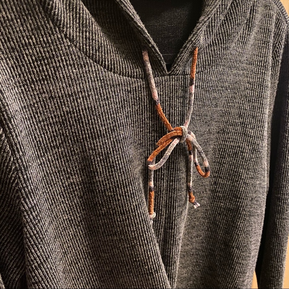 Hem & Thread Pullover Sweatshirt - image 4